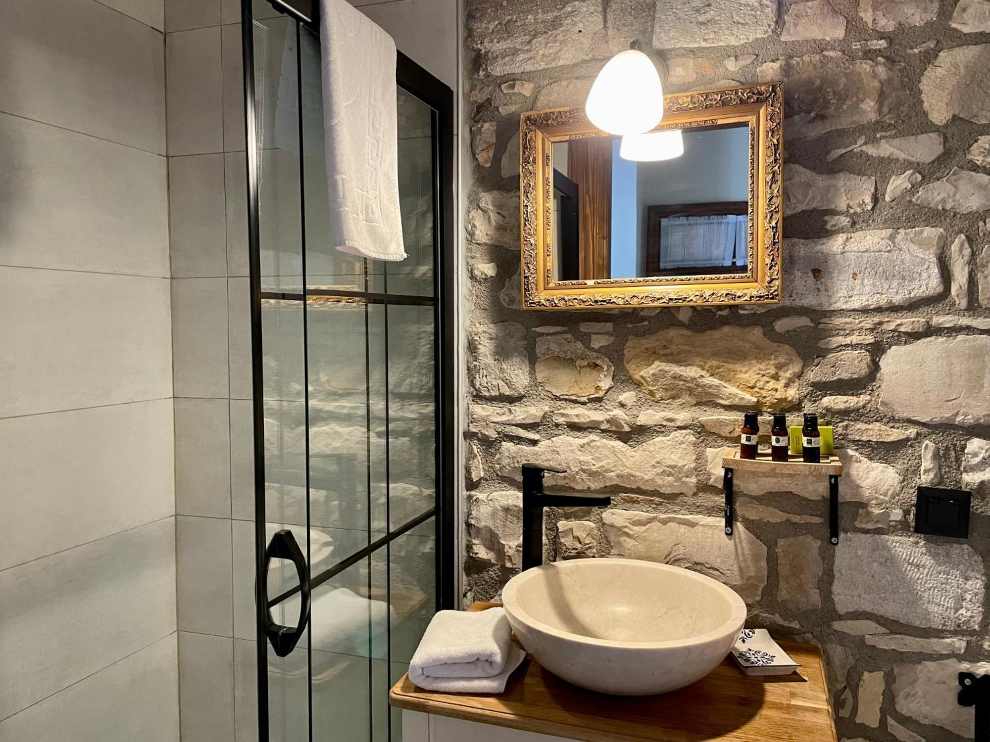 Urla Tas Konak Otel エクステリア 写真